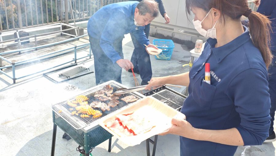 社内イベント屋上バーベキューの様子