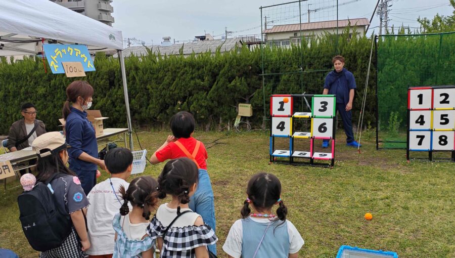 東大阪ふれあいまつりのアトラクション「ストラックアウト」